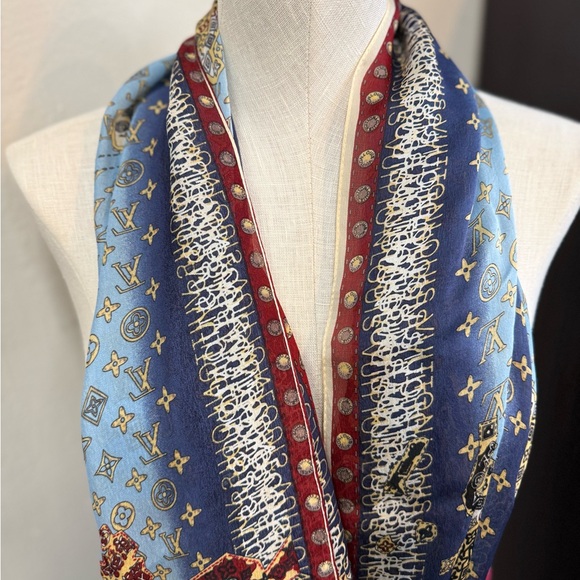 Louis Vuitton Monogram Graffiti World Map Silk Scarf 25” x 66” Box - Picture 5 of 7